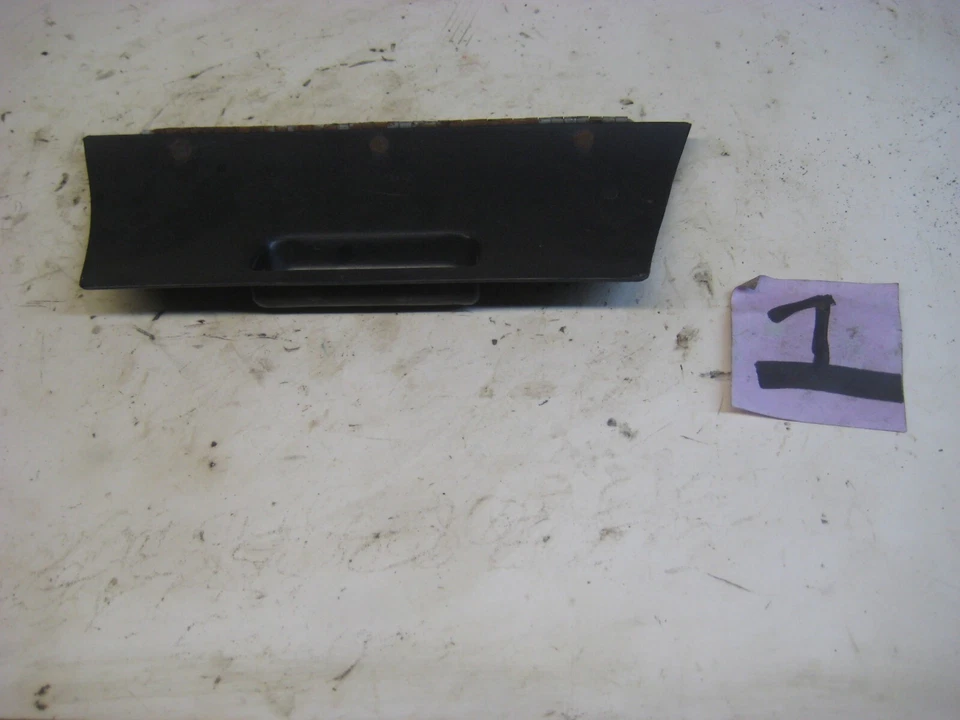 1972 John Deere 500 Snowmobile Tool Compartment Door - Imagem 2 de 3