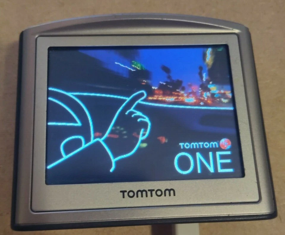 Lote de 3 TOM TOM`S / 1 MIO DIGI WALKER GPS / 1 MAGELLAN ROADMATE GPS Foto 3 de 4