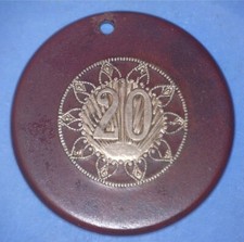 RED BAKELITE ANTIQUE VINTAGE CASINO GAMING CHIP WITH SILVER ONLAY - 53513280   