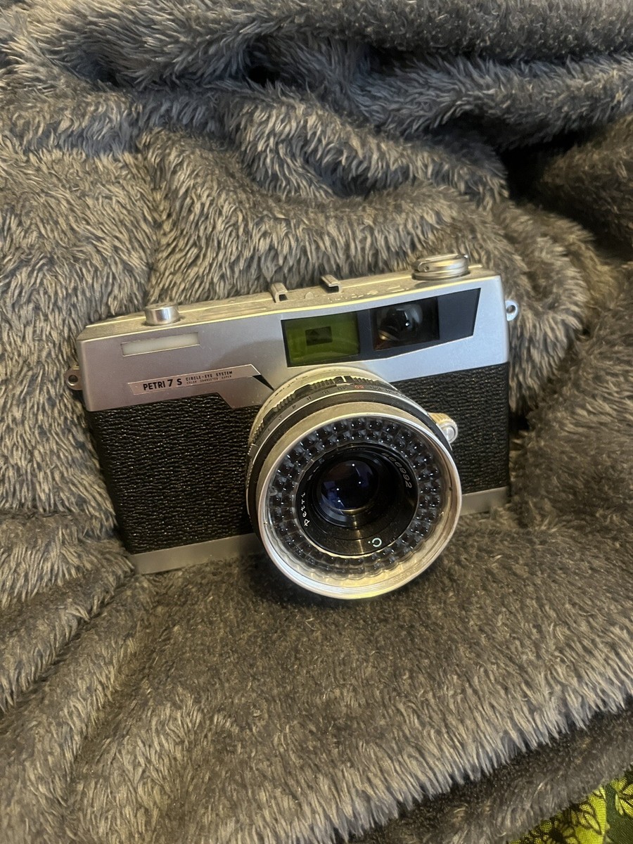 Vintage Petri S Circle Eye System 35mm Camera with 45mm Lens Case