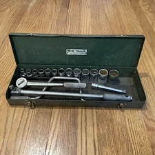 VINTAGE S-K TOOLS 1/2"DRIVE SAE SOCKET RATCHET SET 17-PIECE WITH METAL GREEN BOX