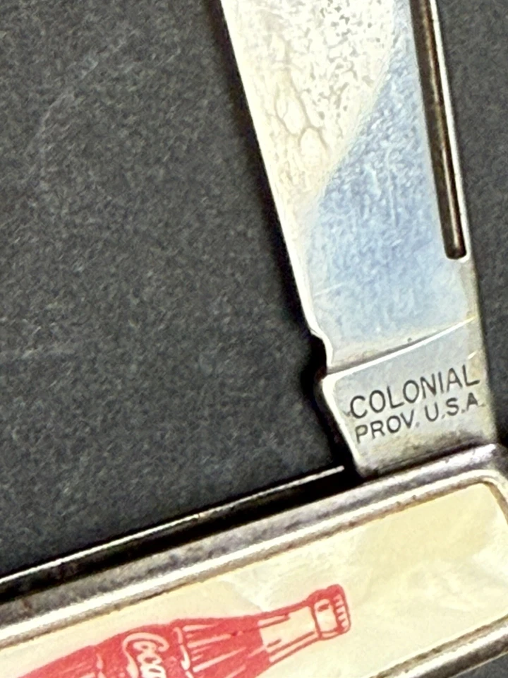 Lote De Colección De 2 Navajas De Bolsillo Coca-Cola EE. UU. y Coca Cola Colonial Madreperla Foto 4 de 4