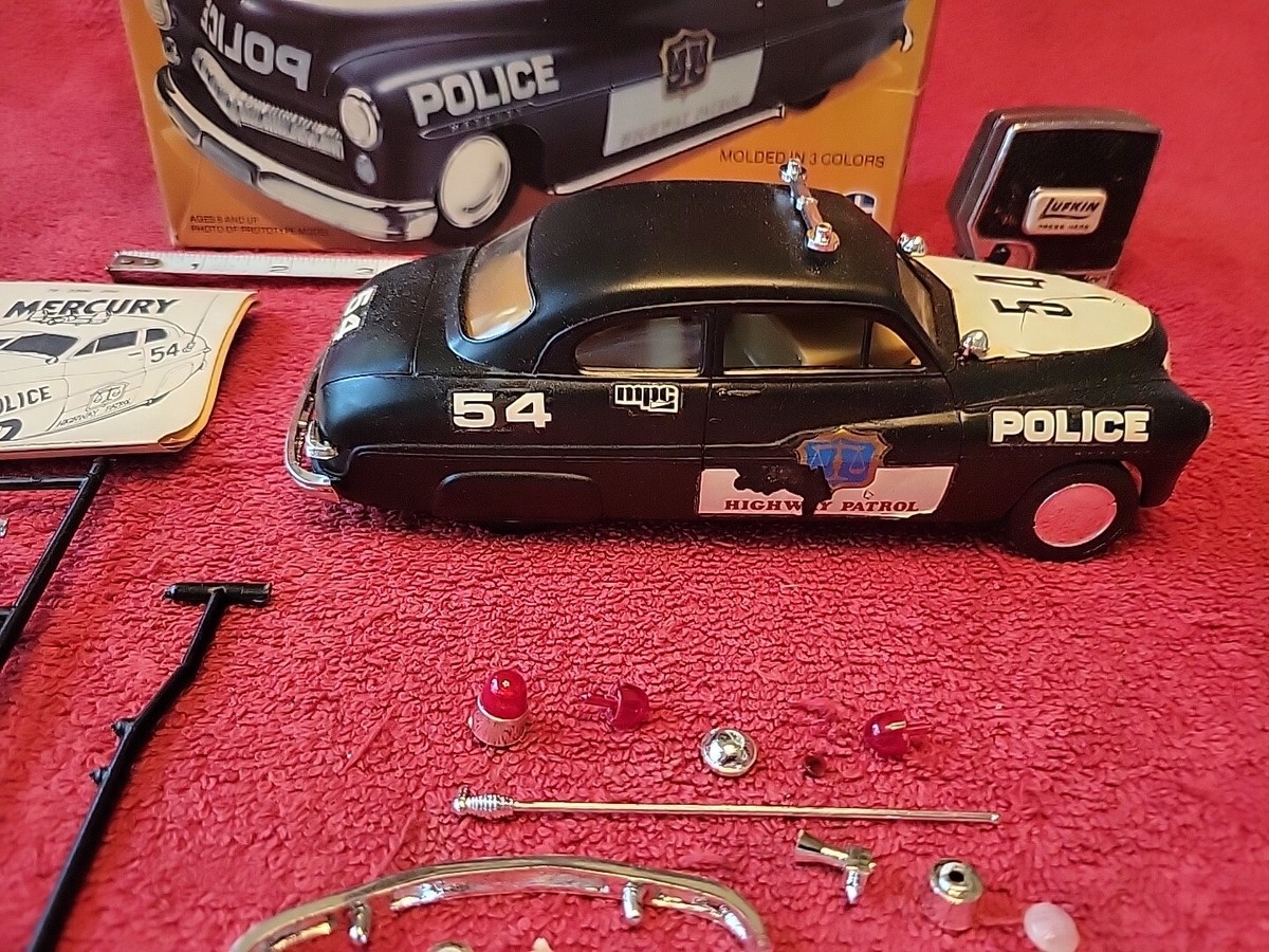 mpc POLICE PATROL CAR ポリスパトロールカー 1/25 MPC 1950 Mercury Police Patrol Car 1:25 Scale Model Kit 1