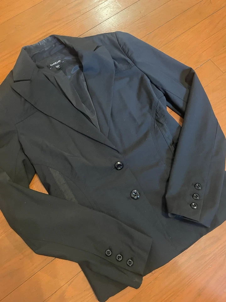 Bebe Sport 女式针织西装外套夹克,尺寸 8 按钮,正面弹力黑色,预欠 — 第 2/4 张图片