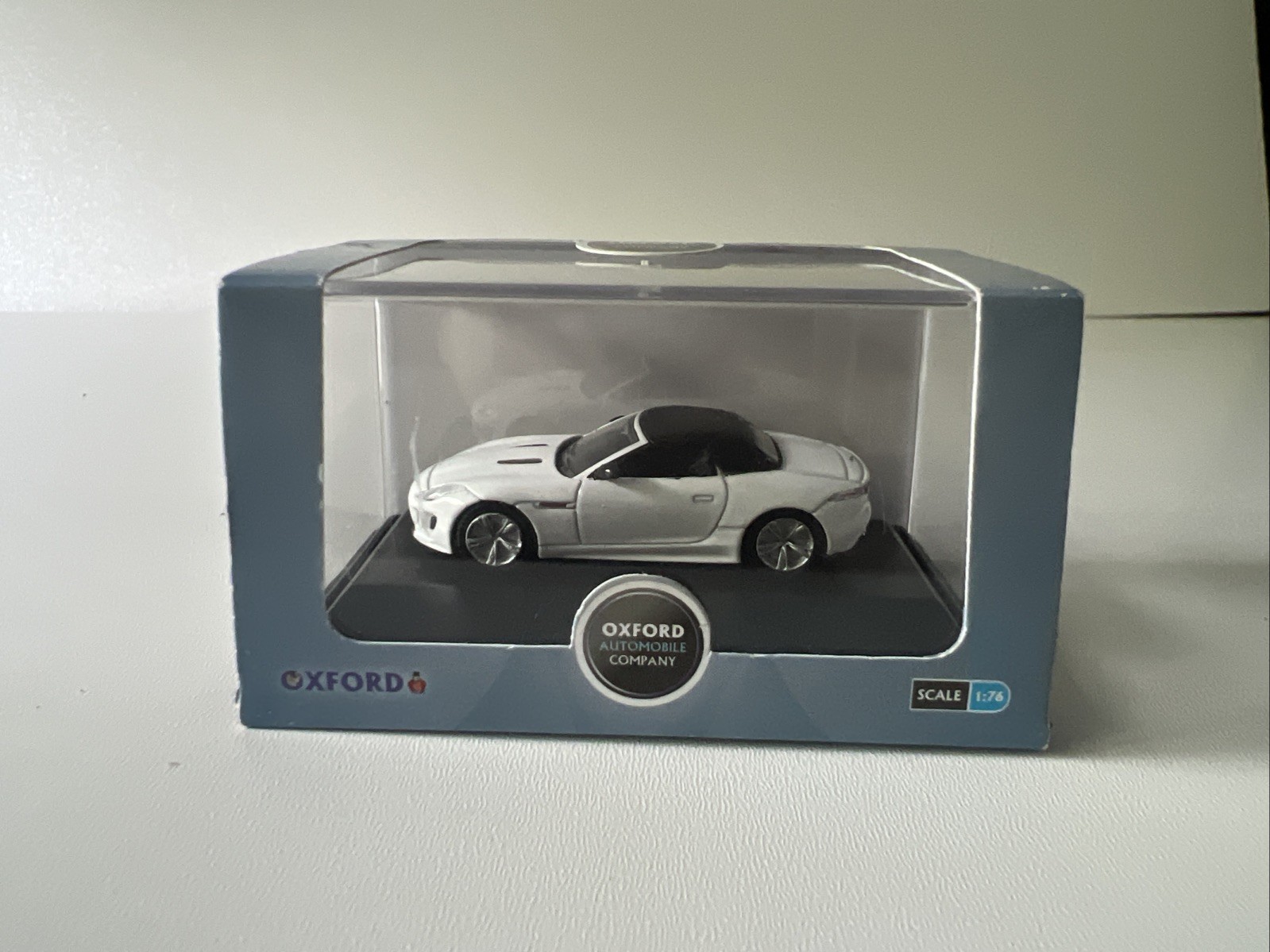 Oxford Diecast 76FTYP002 Jaguar F Type Polaris White OO Gauge