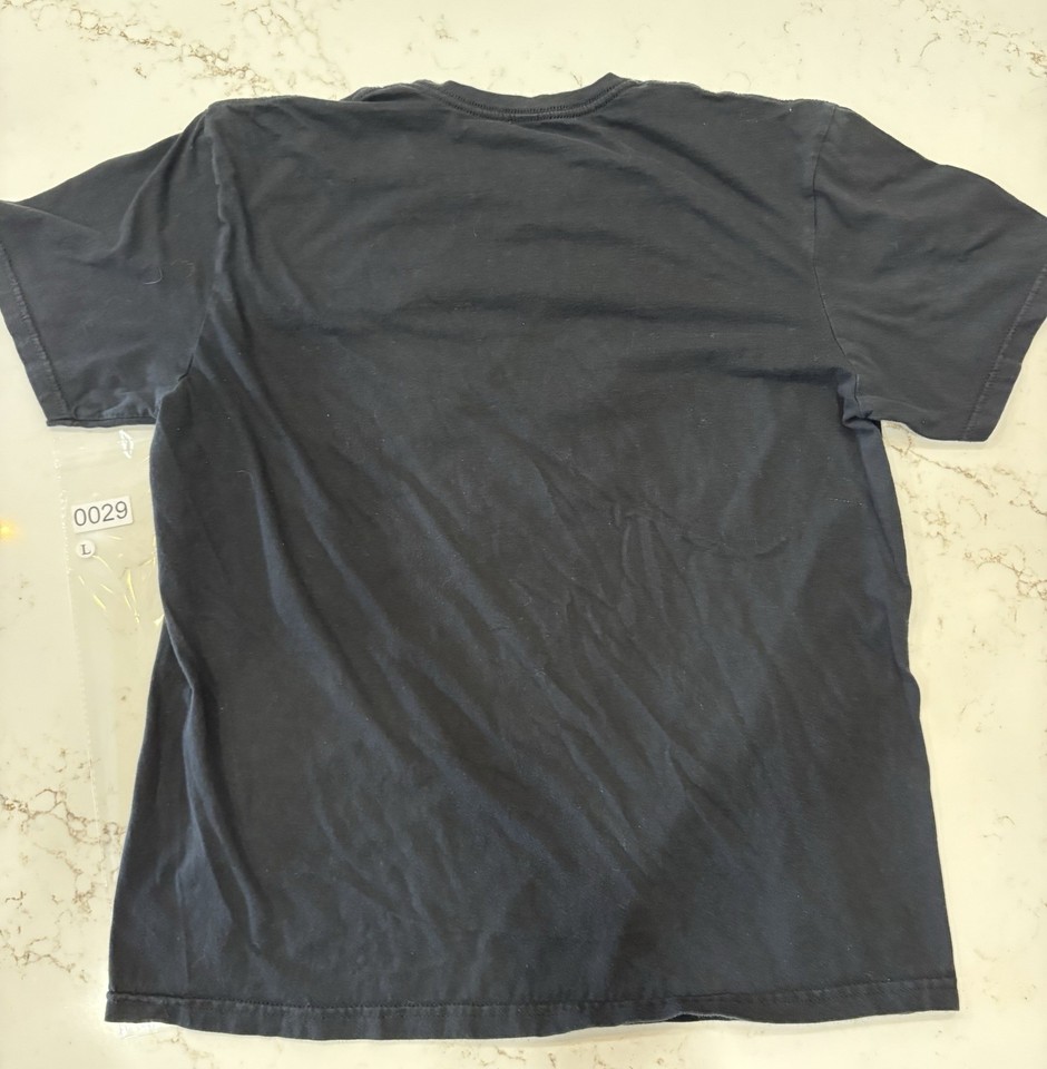 Official Tupac 'Praying' Graphic T-Shirt - Black (Large) - 100% Cotton