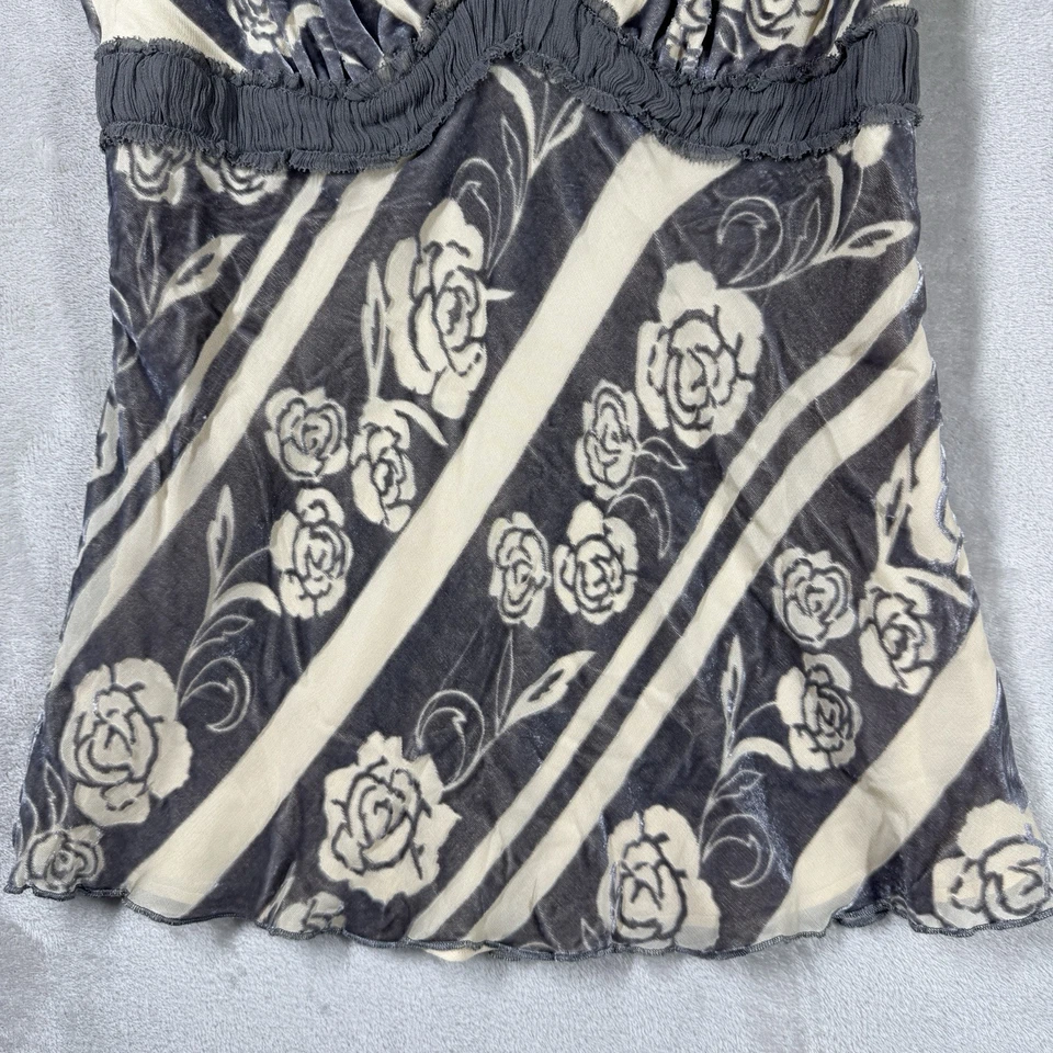 White House Black Market Top WHBM Velvet Silk Floral Babydol Y2K XS Gray Ivory - Image 3 of 4