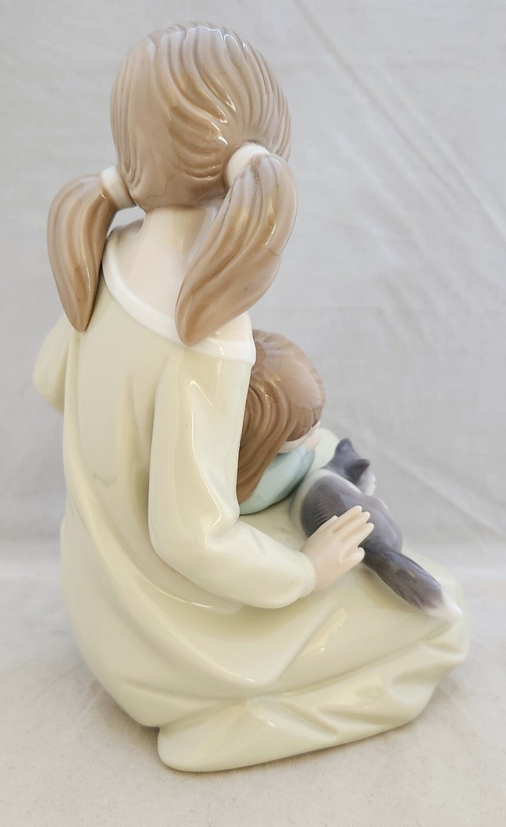 Lladro LITTLE SISTER (Glazed) #1534 Porcelain Brothers & Sisters 7