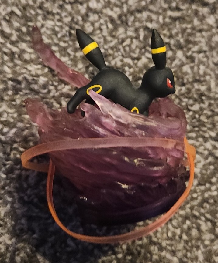 DISCONTINUED Pokémon Gallery Figure: Umbreon (Dark Pulse) - Used