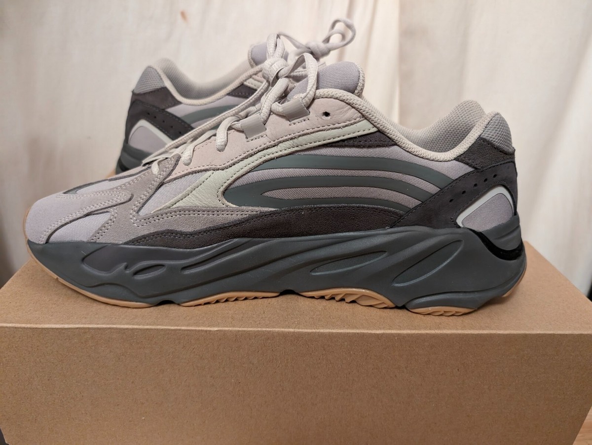 Yeezy Boost 700 V2 - Tephra