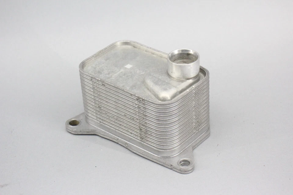 ✅ Unidad de radiador enfriador de aceite de motor Audi A3 15-19 7610173 OEM Foto 2 de 4