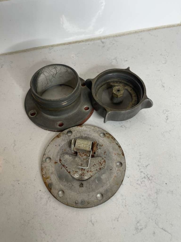 ROLLS ROYCE SILVER SHADOW FUEL FILLER NECK END CAP
