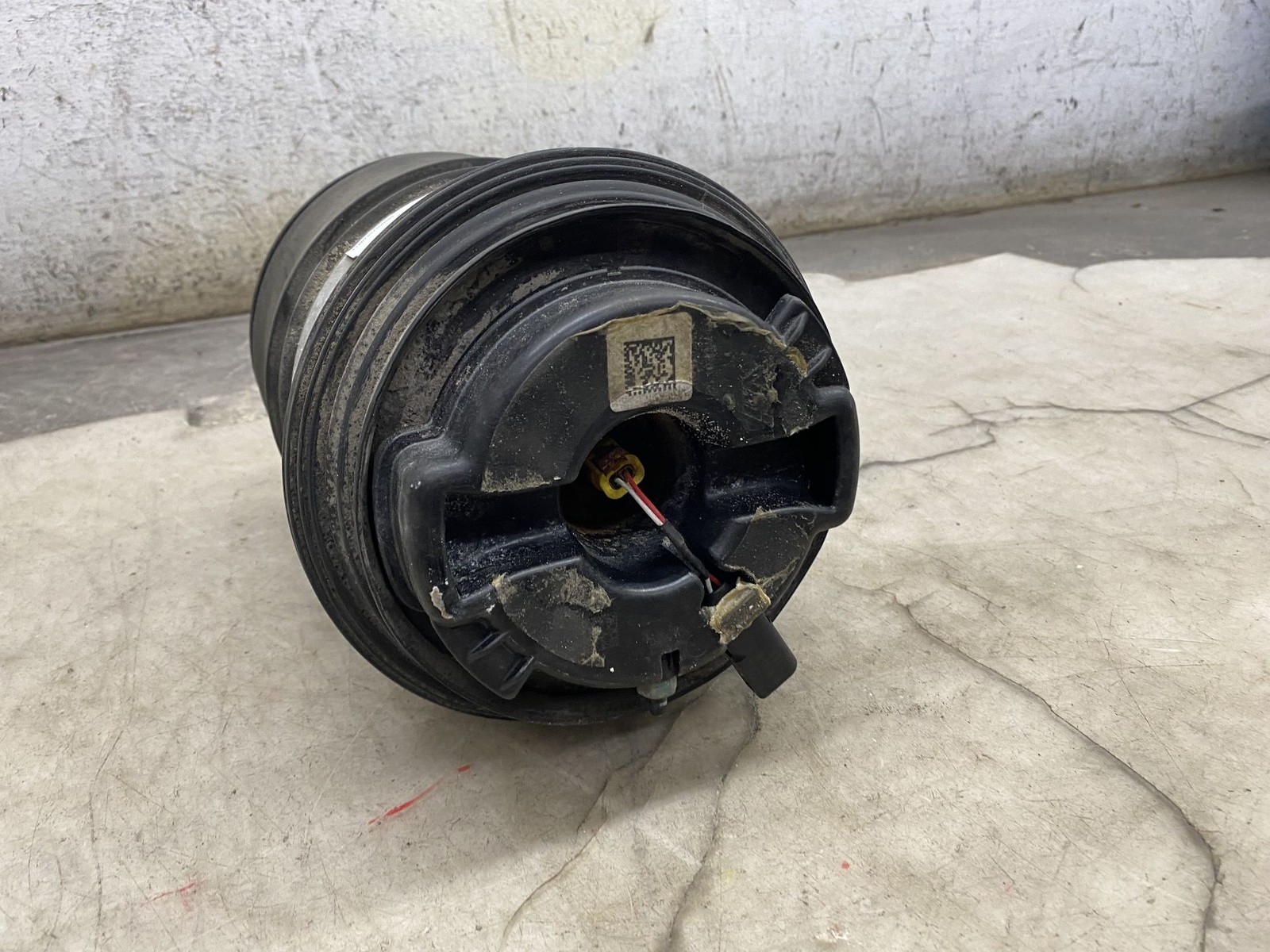 2020-2024 ASTON MARTIN DBX 4.0L V8 LEFT REAR AIR SUSPENSION SPRING MY83-5B907-AA