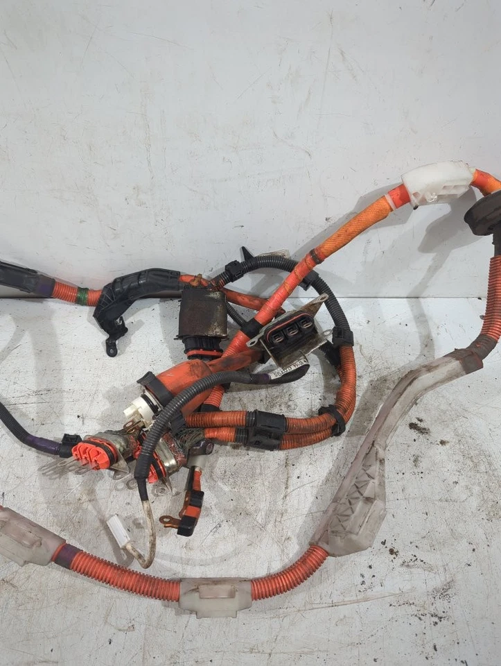 TOYOTA PRIUS MK3 VVT-I 2008-2016 hybrid battery cable 8216447070G P30 - Image 3 of 4