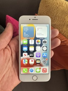 Apple iPhone SE 2020 64GB Weiß Ohne Simlock 88% Akku