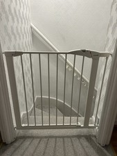 Munchkin Stair Gate Maxi Secure Toddler Baby Gate 76-82cm with 7cm Extension