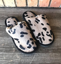 Comfy Women Slippers Size 8 - 8.5 Beige and Black Animal Print Slip On Flat NEW