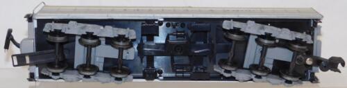 Lionel 6-18043 C&O Chessie Semi-Scale Hudson Streamlined Steam Locomotive 4-6-4 - Picture 12 of 24