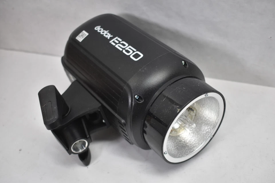 Godox E250 Mini Photography Studio Strobe Flash LIghting Lamp Head ONLY - Image 4 of 4