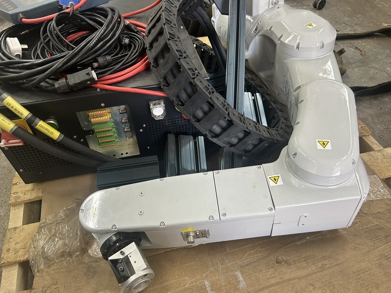 Adtech Technology Six Axis Robotic Arm Full Setup SD900 Serial Number C600181229