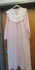 VINTAGE LADY CAMEO DALLAS NIGHT GOWN WOMENS SIZE MED PINK WITH LACE
