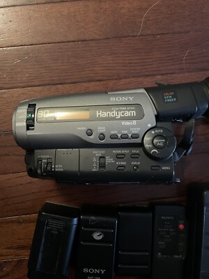 Sony CCD-TR86 8mm Video8 Camcorder Recorder W. Remote Non Working