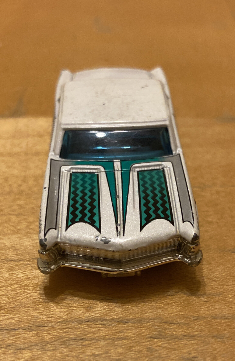 Vintage 2001 HOT WHEELS '64 Buick Rivera Original Rare White Vintage 2001 HOT WHEELS '64 Buick Rivera Original Rare White