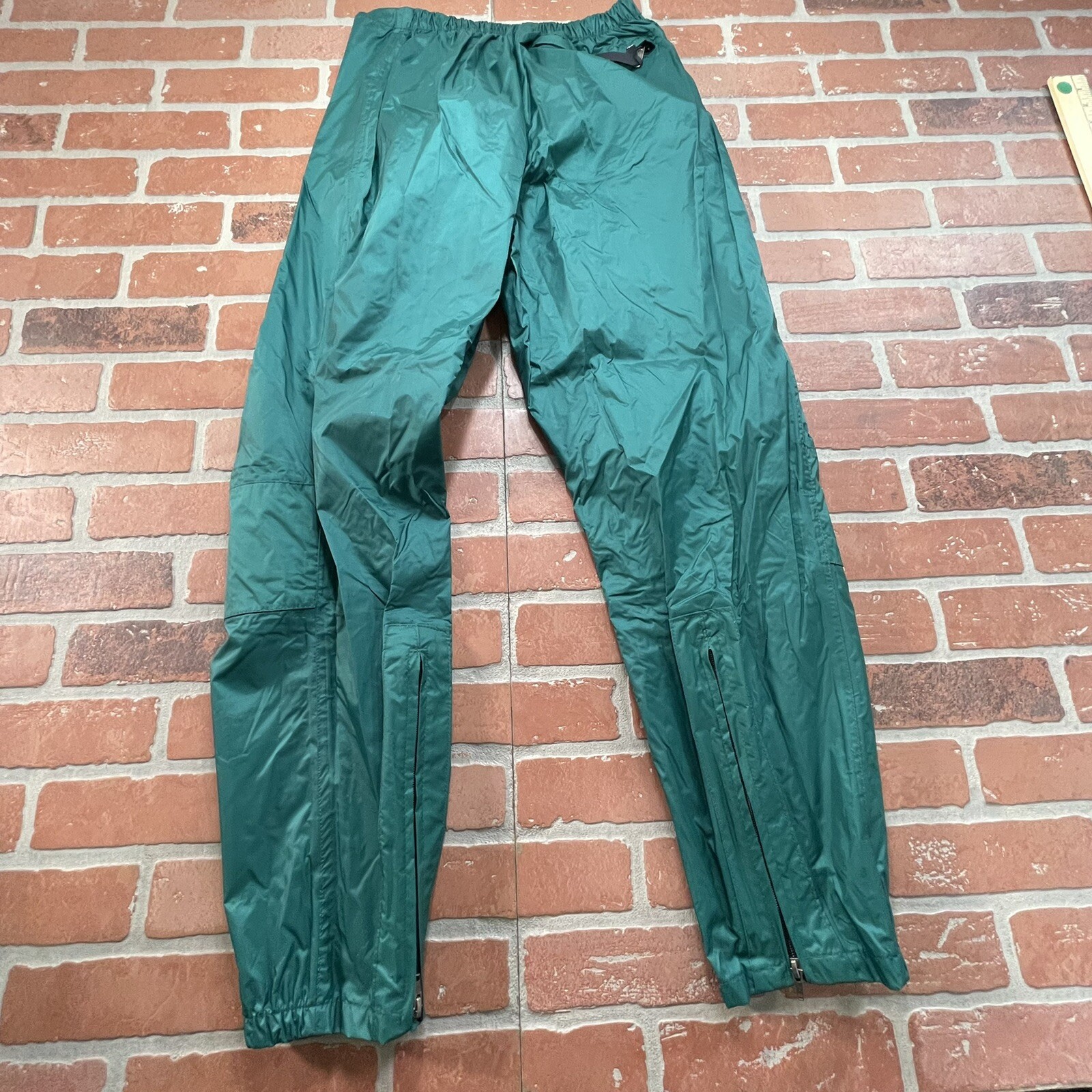 Vintage Orvis Mens lightweight nylon PV Coating Green fishing pants