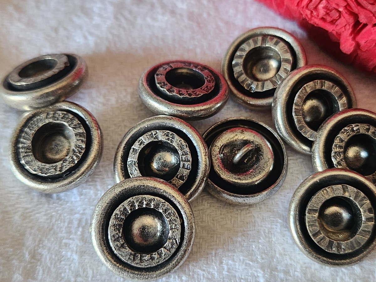 Lot De 6 Gros Boutons Vintage En Métal Argenté Lourd - Diamètre 2,5 Cm - Occasion Pour Couture Créative