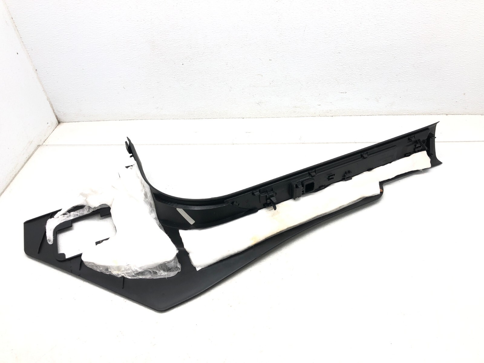 2017-2020 MASERATI LEVANTE LEFT DRIVER FRONT DOOR SILL SCUFF PLATE TRIM OEM