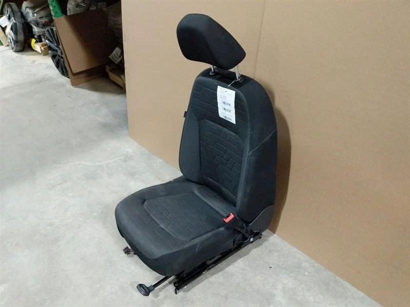 Asiento delantero con canastilla de tela con pasajero derecho AB para Volkswagen Passat 2020 2719339 Foto 2 de 4
