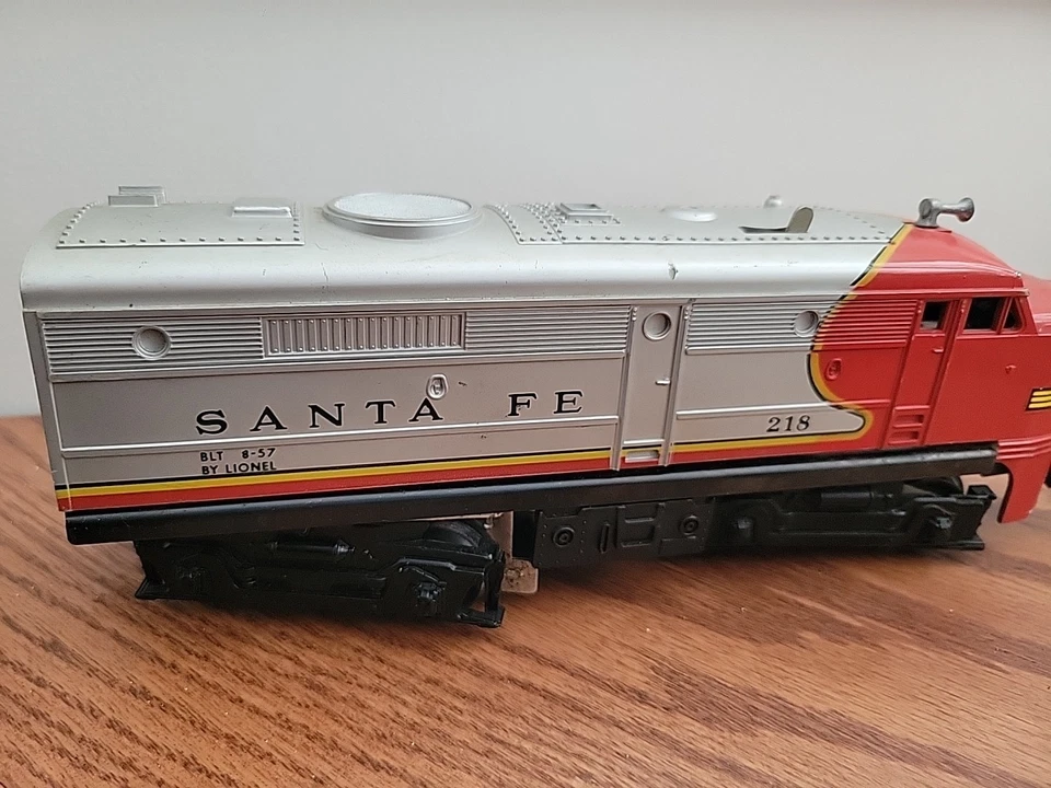 Lionel Santa Fe Diesel Locomotive - Image 3 of 4