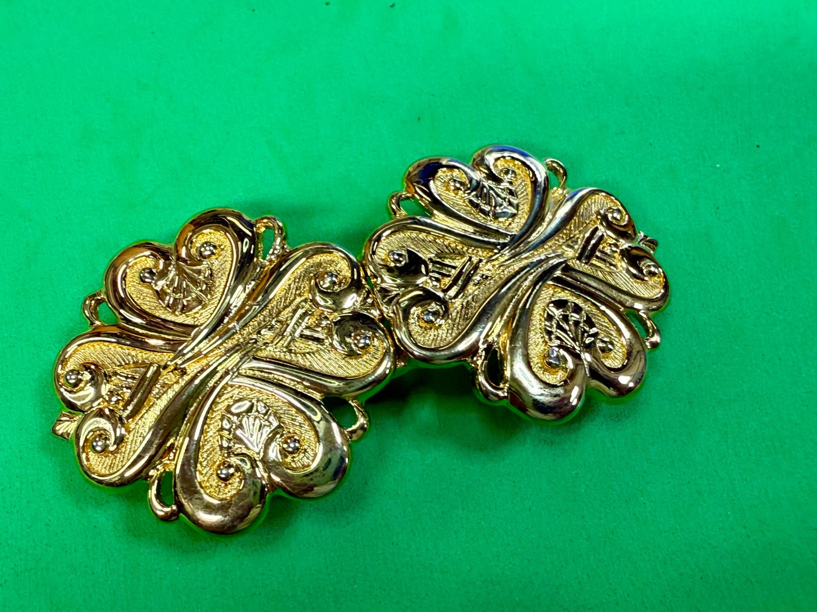Baroque Pattern Interlocking Two Piece Gold Tone … - image 19