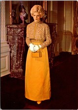 Pat Nixon Inaugural Ball Dress Smithsonian Museum Postcard C252