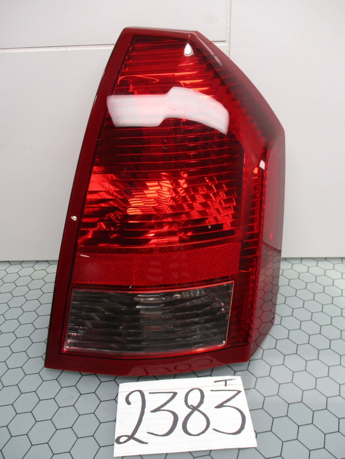 2005 2006 2007 Chrysler 300 PASSENGER Side Tail Light Used Rear Lamp #2383-T 