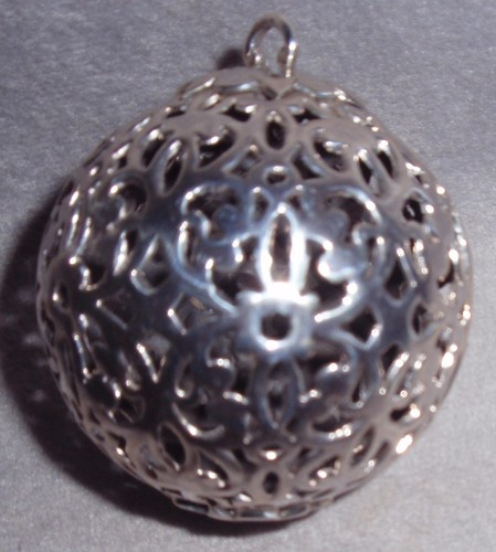 Neiman Marcus John Hardy Designer 3D Sterling Filigree Ball Christmas Ornament - Picture 4 of 4