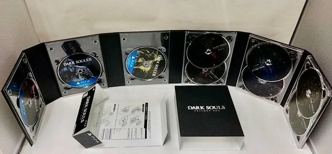 PS4 DARK SOULS TRILOGY BOX Limited Ver Senior Knight from Japan