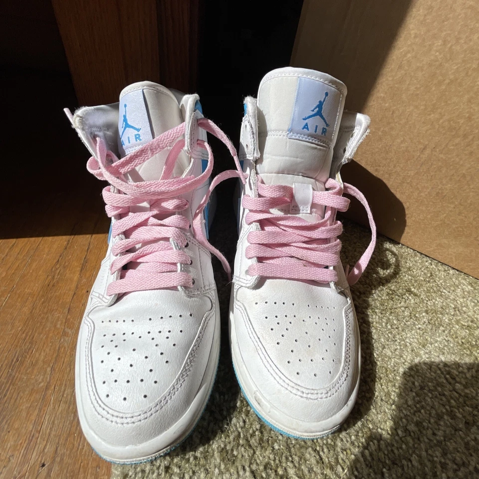 Size 6.5 - Air Jordan 1 Mid UNC W - Image 4 of 4