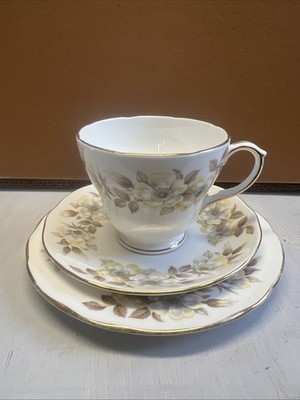 Duchess Bone China Helena Trio Tasse Untertasse Teller Set Floral Sehr guter Zustand
