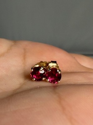 Massive 14K Gelbgold Lab Created Rubin Ohrstecker 4mm rund Juli Geburtsstein
