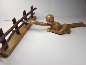 WW1 Soldier W/ Wirecutter & Fence Lot