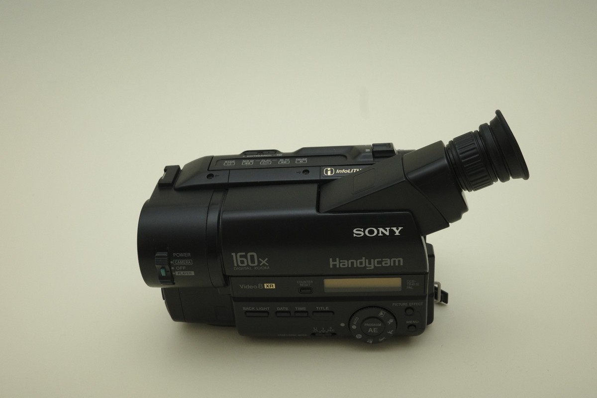 Sony Handycam CCD-TR411E Camcorder Video 8 XR for Tape or Tapeless