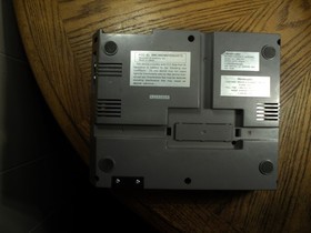 Nintendo NES Console No. NES-001  Parts /Repair   Powers Up   Untested