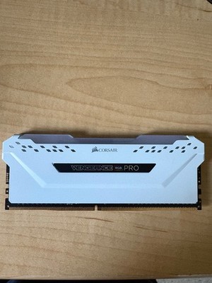 Corsair Vengeance RGB Pro SL Kit 16 Go DDR4-3200 CL16 (CMH16GX4M2E3200C16W) au meilleur prix sur