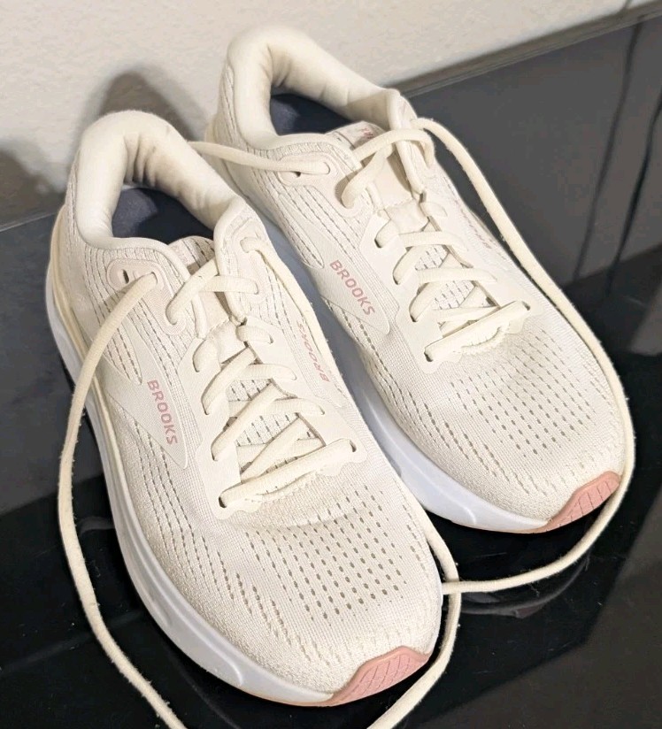 Foto 1 di 10