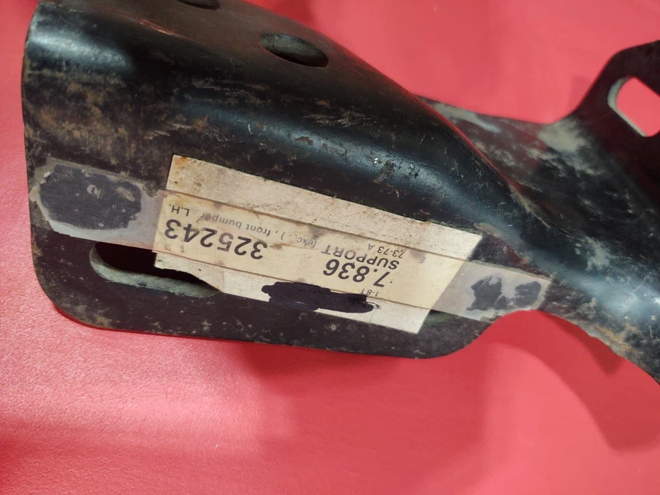 NOS OEM GM 73 1973 CHEVELLE EL CAMINO GMC SPRINT PARACHOQUES SOPORTE FRONTAL SOPORTE Foto 2 de 4