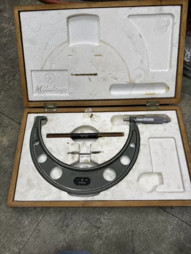 Mitutoyo 10" - 11"  No. 103-187a carbide tipped micro .001" Graduation With Case