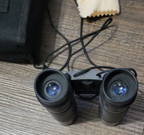Meade Binoculars Travel 8 x 21 - 384 feet / 1000 Yards - Picture 4 of 5