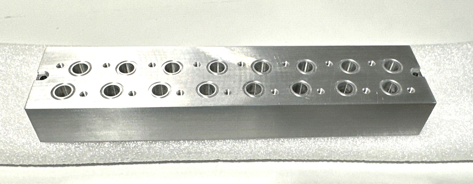 Festo Manifold Block 8 Position 3/8 NPT Pneumatic Connections *NEW*