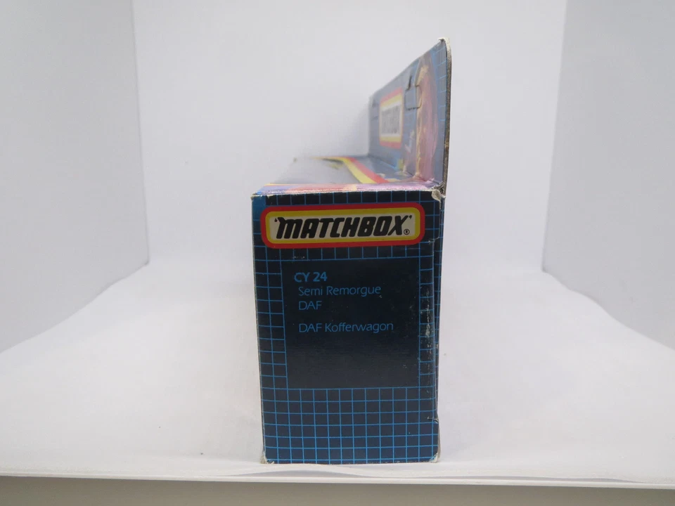 Matchbox Convoy CY24 DAF 3300 Space Cab PICKFORDS Removals 1988 MIB Unpunched - Image 4 of 4